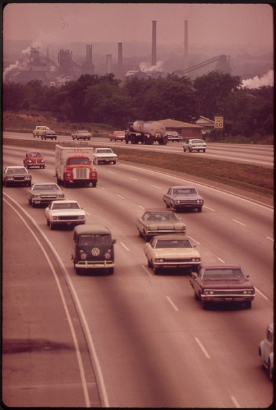 File:SMOG OBSCURES BIRMINGHAM'S SKYLINE. THE CITY'S ABUNDANCE OF COAL, IRON ORE AND LIMESTONE SUPPORTS U.S. STEEL'S TWO... - NARA - 545455.tif