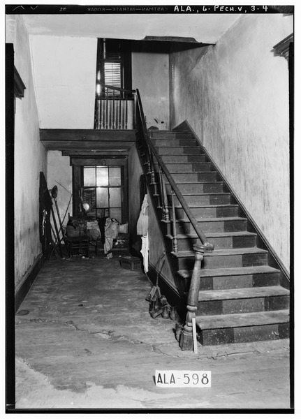 File:STAIRWAY TOWARD, NORTH - Colonel Luther Walker House, County Road 40, Peachburg, Bullock County, AL HABS ALA,6-PECH.V,3-4.tif