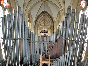 Saarbrücken-Burbach, St. Eligius (Weise-Orgel, Schwellwerksdach) (2).jpg