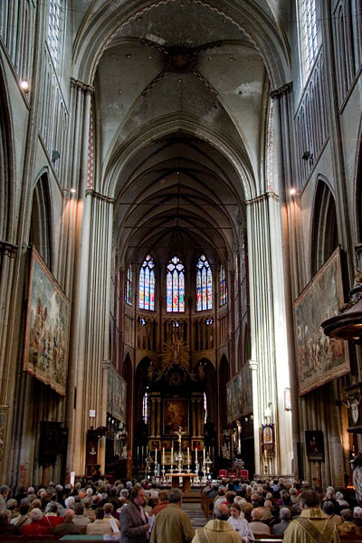 File:Sint-Salvatorskathedraal Inside (Brugge).jpg