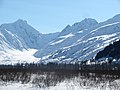 Skookum Glacier and Carpathian Peak to Left - panoramio.jpg