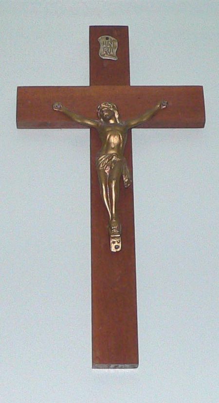 Fail:Small crucifix.jpg