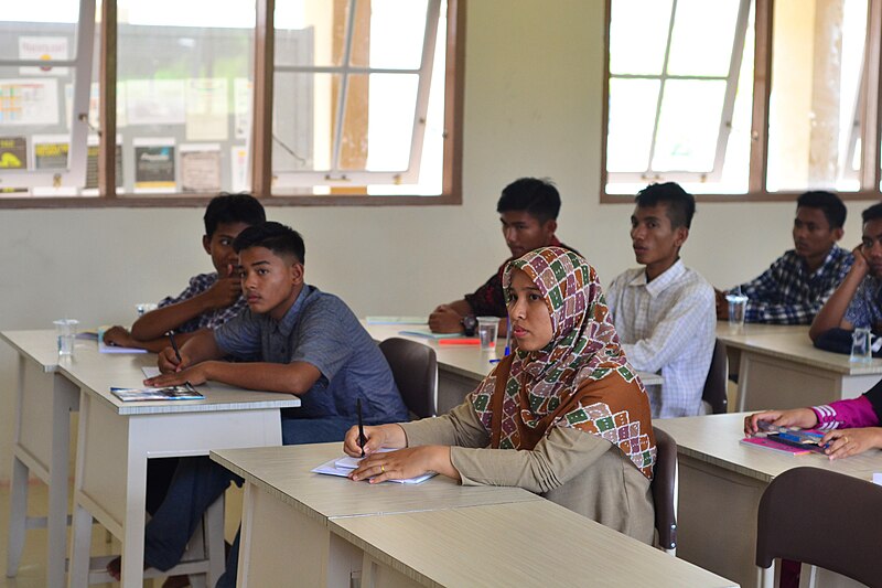 File:Sosialisasi Wikimedia dan Wikipedia di SMK BNM Tj. Mutiara, Sumatra Barat 03.jpg