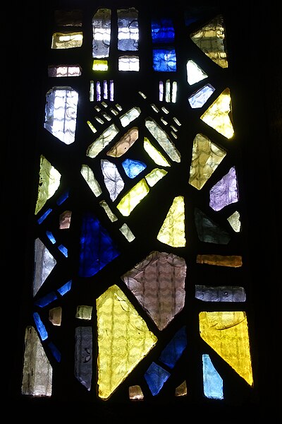 File:Stained glass @ Eglise Notre Dame de Fatima @ Paris (35054766962).jpg