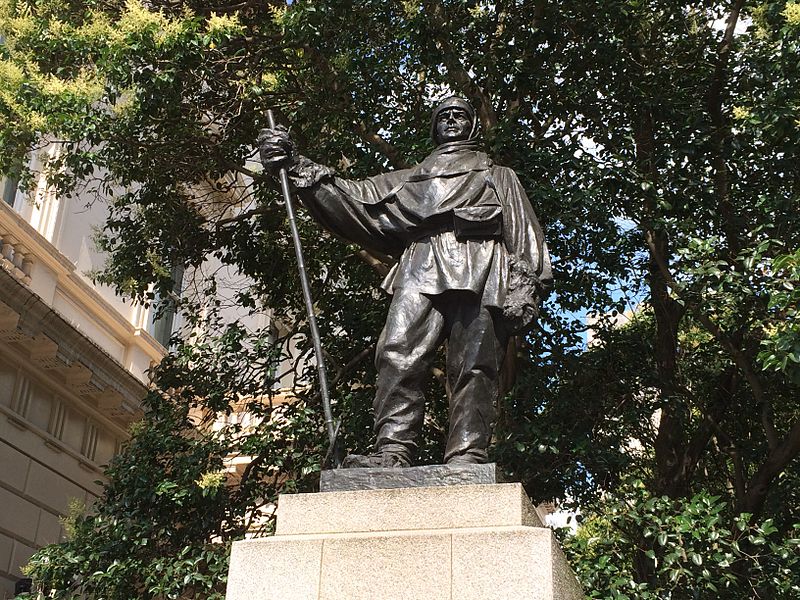 File:Statue of Sir Robert Scott, Waterloo Place, London.jpg