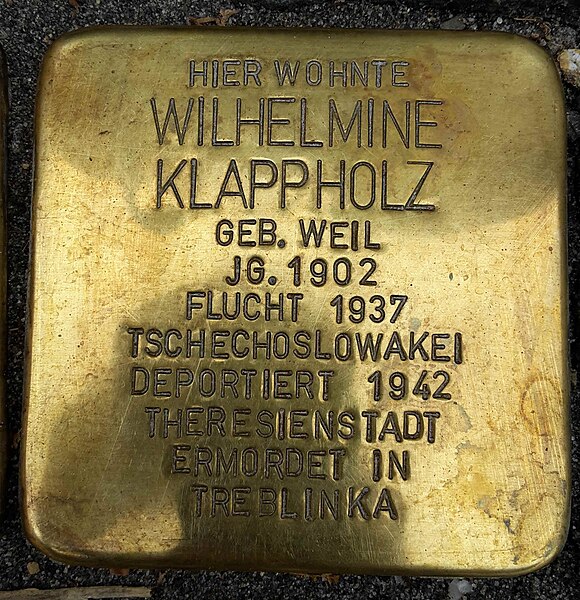 File:Stolpersteine Ulm Wilhelmine Klappholz.jpg