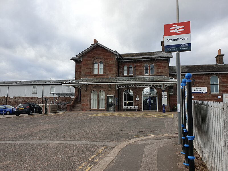 File:Stonehaven railway station 2021 03.jpg