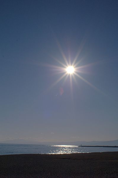 File:Sun shining sea - panoramio.jpg