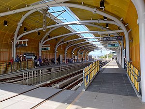 阳光运动公园站站台