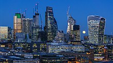 Super moon over City of London from Tate Modern 2018-01-31 4.jpg