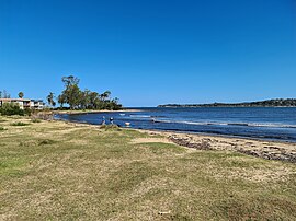 Surfside Beach, mirando al SE, Surfside, Nueva Gales del Sur.jpg