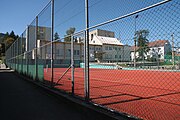 Čeština: Tenisové kurty jsou součástí Domu dětí a mládeže v Prachaticích, jižní Čechy. English: Tennis courts in Prachatice, South Bohemian Region, Czechia.
