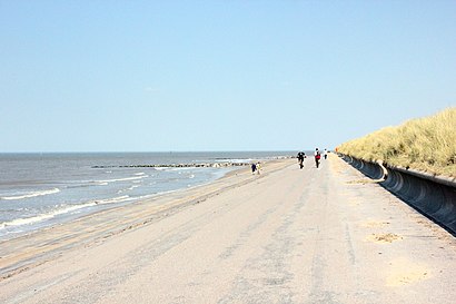 How to get to Ffrith Beach with public transport- About the place