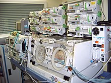 Ein Transport-Inkubator für intensivpflichtige Früh- und Neugeborene