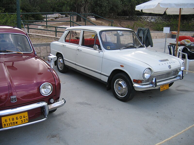 File:Triumph 1300 Israel.jpg