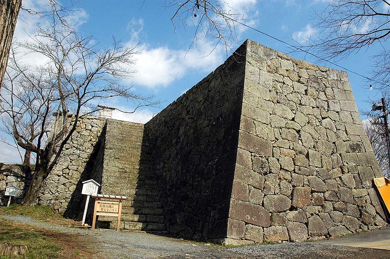 File:Tsuyama Castle site of Awatsumi-yagura.jpg