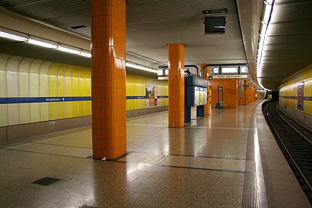U Bahnhof Holzapfelkreuth 01
