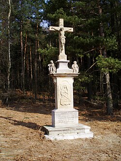 Pískovcový krucifix v Komárově