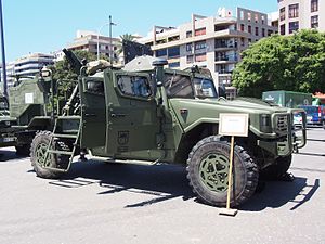 Espanjalainen 81mm Cardom VAMTAC-rungossa.