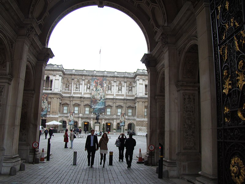 File:View of the Royal Academy of Arts from Piccadilly - geograph.org.uk - 2929033.jpg