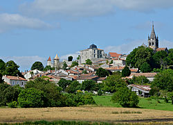 Villebois-Lavalette 16 Bourg depuis D17 2013.jpg