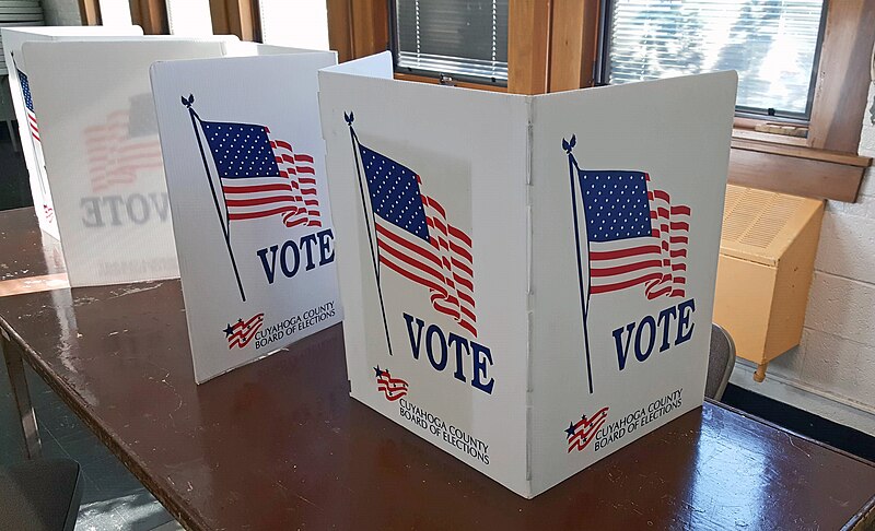 File:Voting carrels - 2019 Ohio general election (49155612877).jpg