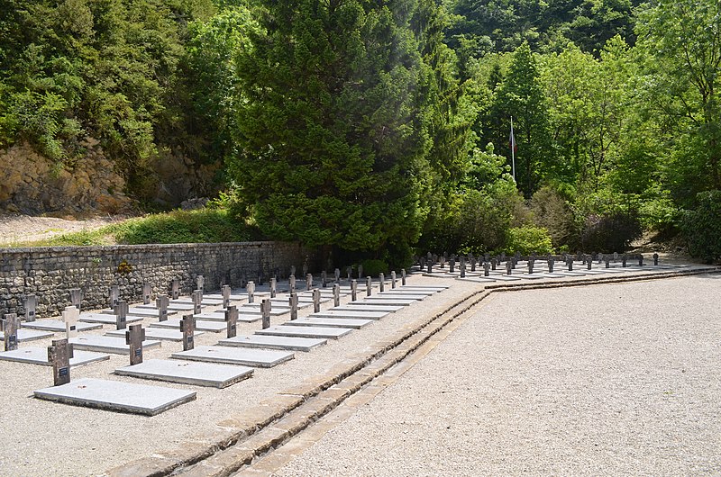 File:Vue du cimetière du Val d'Enfer - 2.JPG