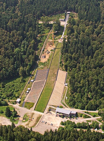 File:Willingen Mühlenkopfschanze Sauerland Ost 353 pk (cropped).jpg