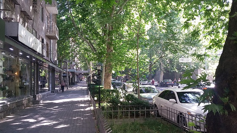 File:Zakiyan Street (Yerevan) 03.jpg