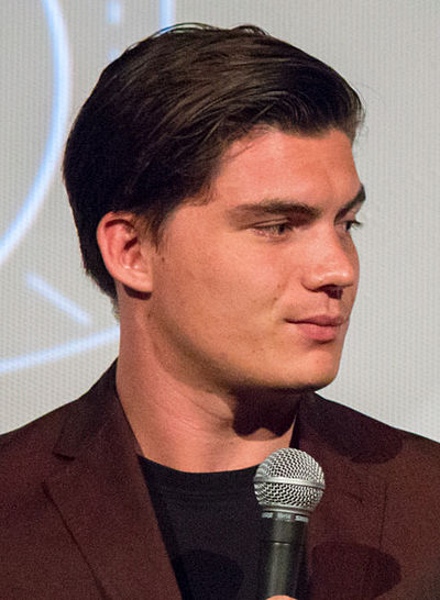 Zane Holtz Net Worth, Biography, Age and more