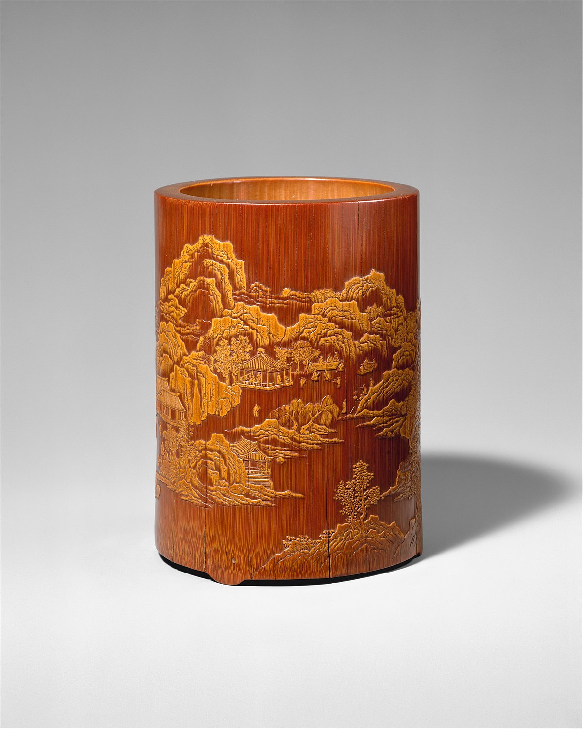 File:晚明張希黃留青竹刻《醉翁亭記》 詩意圖筆筒-Brush holder with 