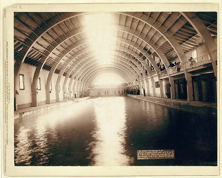 File:"Hot Springs, S.D." Interior of largest plunge bath in U.S. on F.E. and M.V. R'y LCCN99613861.jpg