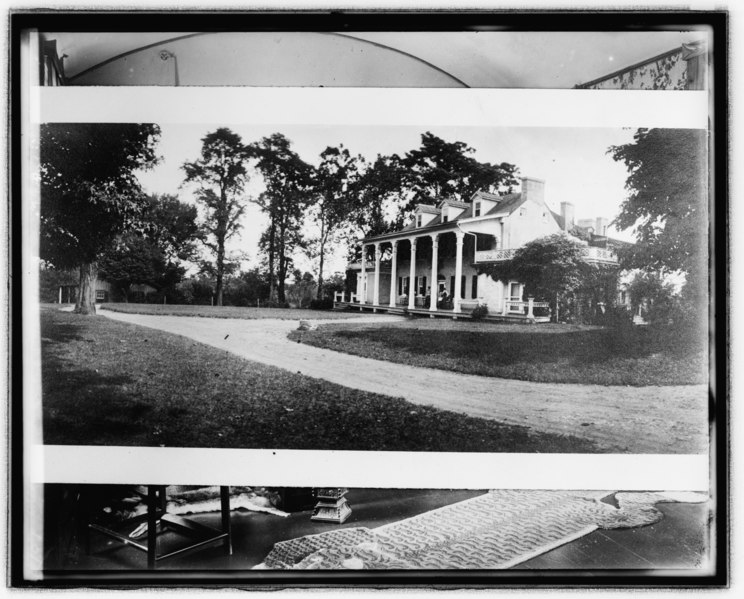 File:"Welbourne" the home of Col. Richard H. Dulaney, organizer of the American Horse Show LCCN2016852204.tif