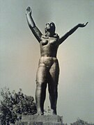 «Ավետաբեր» հուշարձան-կոթող, բրոնզ, գրանիտ, 1981, Գյումրիում՝ նվիրված ՀԼԿԵՄ 60-ամյակին