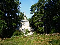 Pauwen.  Kerk van de voorbede van de Maagd