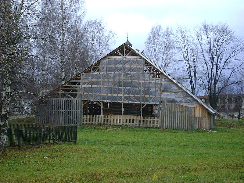 File:Церковь Ризоположения, вид с юга.jpg