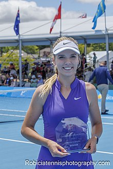 Photo of Britain's Katie Boulter after winning the final at the Canberra International tournament