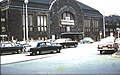 Hauptbahnhof in Bielefeld, 1967, Achte auf die alten Taxis! Using 52° 1′ 43,1″ N, 8° 32′ 0,6″ O52.0286288.533503