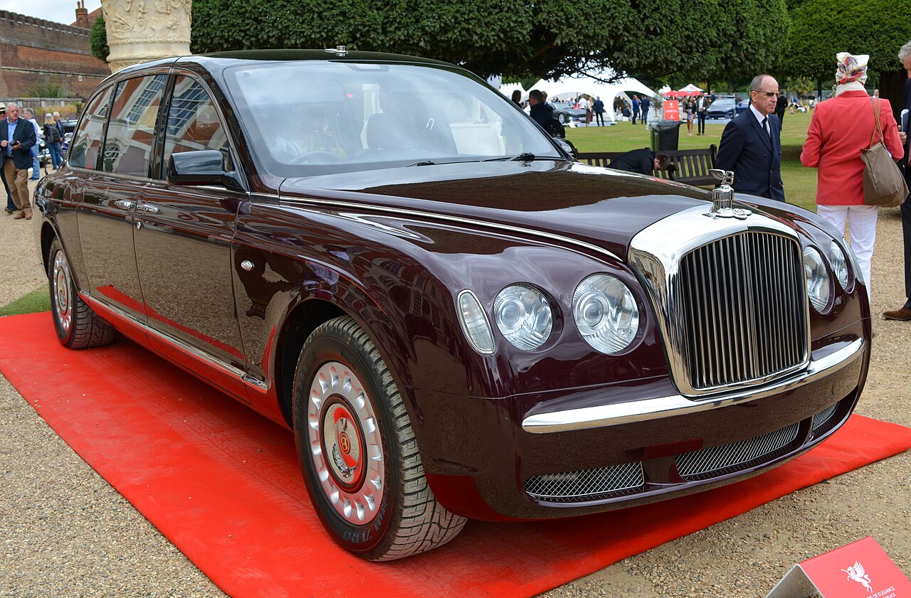 Image of 2002 Bentley State Limousine 6.75 Front