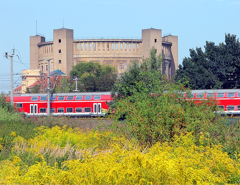 File:20060907110DR Dresden-Reick Gasanstalt großer Gasometer.jpg