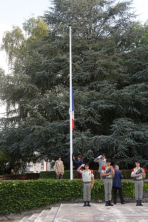 Montée des couleurs.