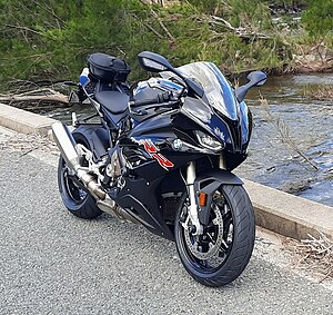 Third-gen 2019 BMW S1000RR gains 8 hp, loses 24 lb, and gets symmetrical