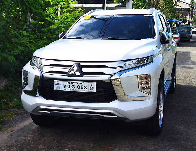 File:2022 Mitsubishi Montero Sport GLS (front).jpg