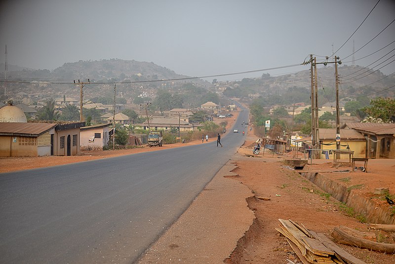 File:A road network in Mangogo, Kogi state.jpg