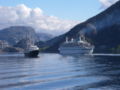 MS Albatros im Lysefjord mit Ausflugsschiff