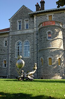 Sculpture in the public gardens in front of the Villa Béatrix Enea