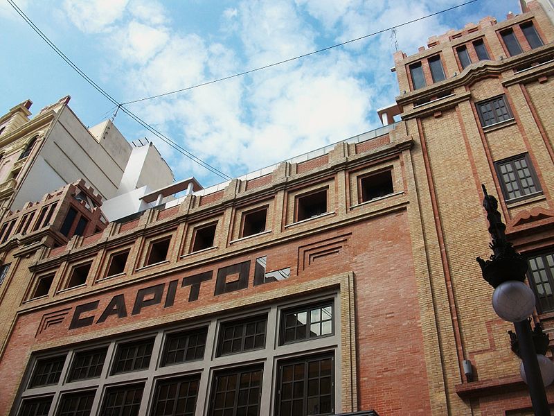 File:Antic cine Capitol de València.JPG