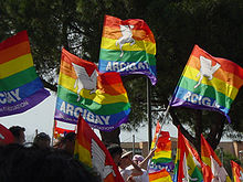 Arcigay - bandiere dell'Arcigay a Grosseto (2004).jpg