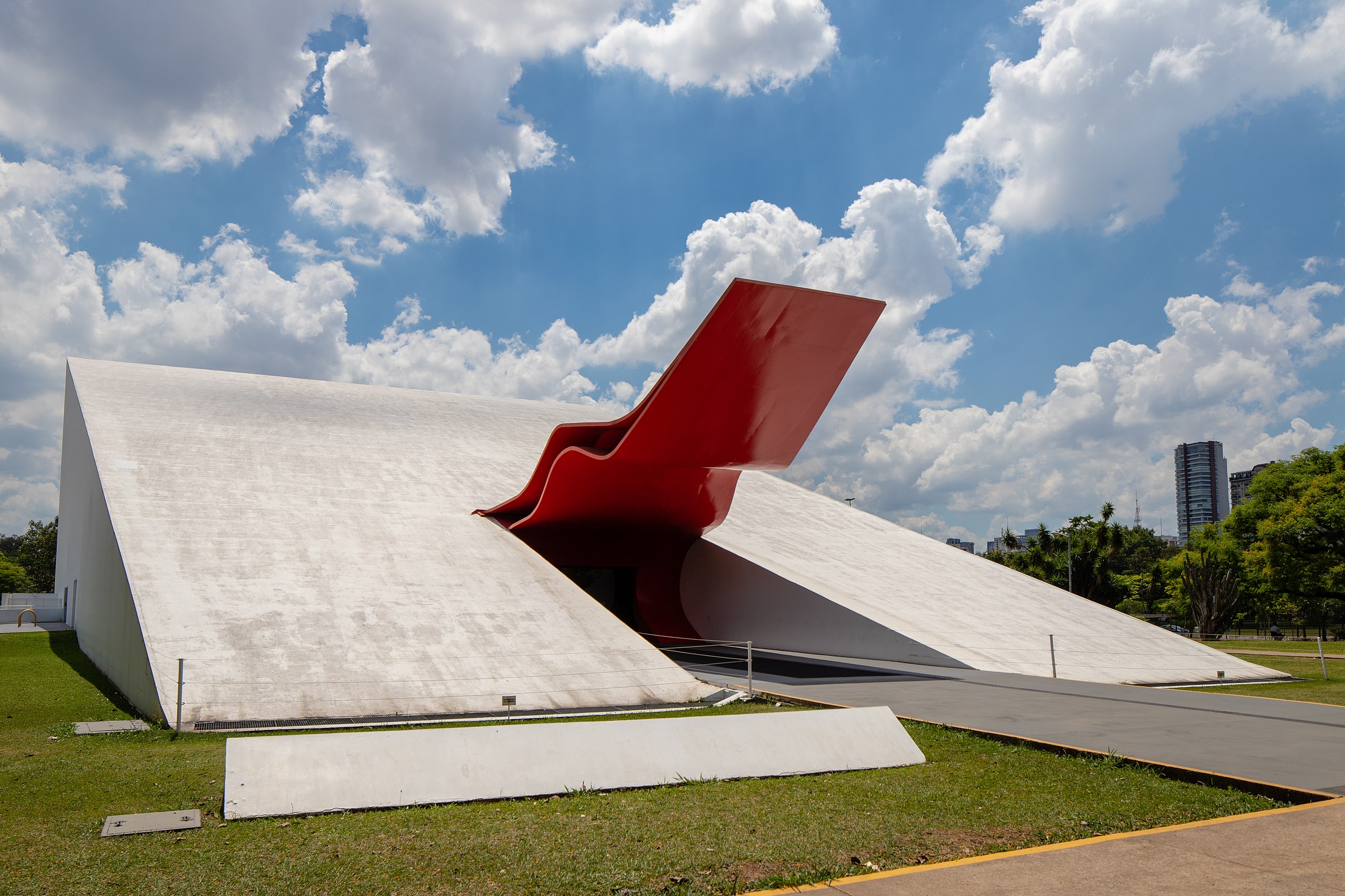File:Auditório Ibirapuera Parque do Ibirapuera São Paulo 2019-6180.jpg -  Wikimedia Commons