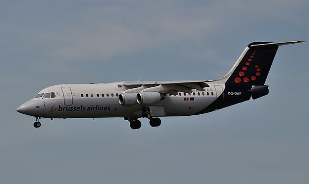 OO-DWA (Avro RJ100, Brussels Airlines)